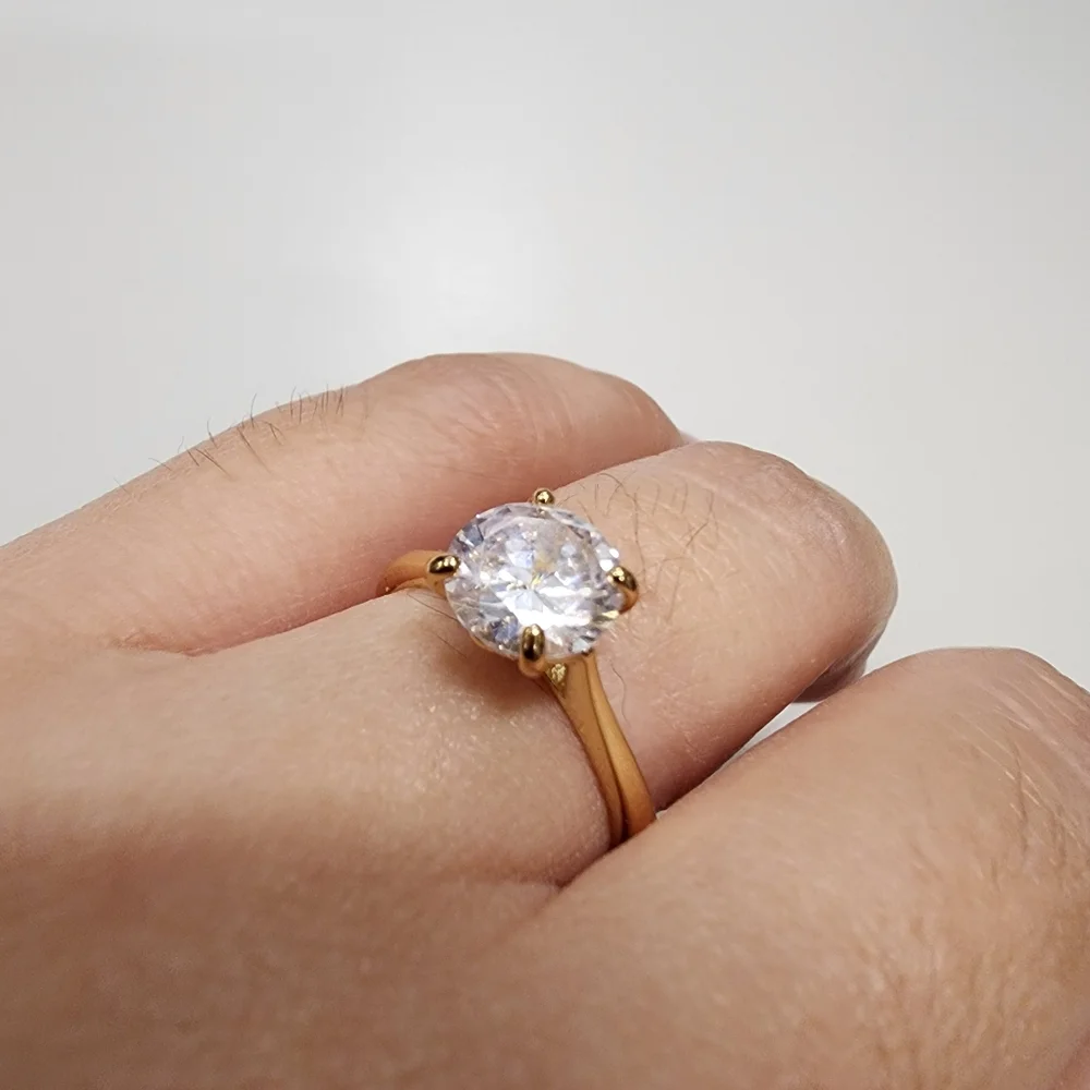 Classic Gold-plated Solitaire Cubic Zirconia Ring Round Cut Clear Stone Size 8